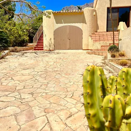 Villa De Estilo Espanol Con Jardin Y Piscina Altea
